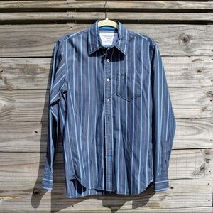 Vintage fit, striped, long sleeve dress shirt